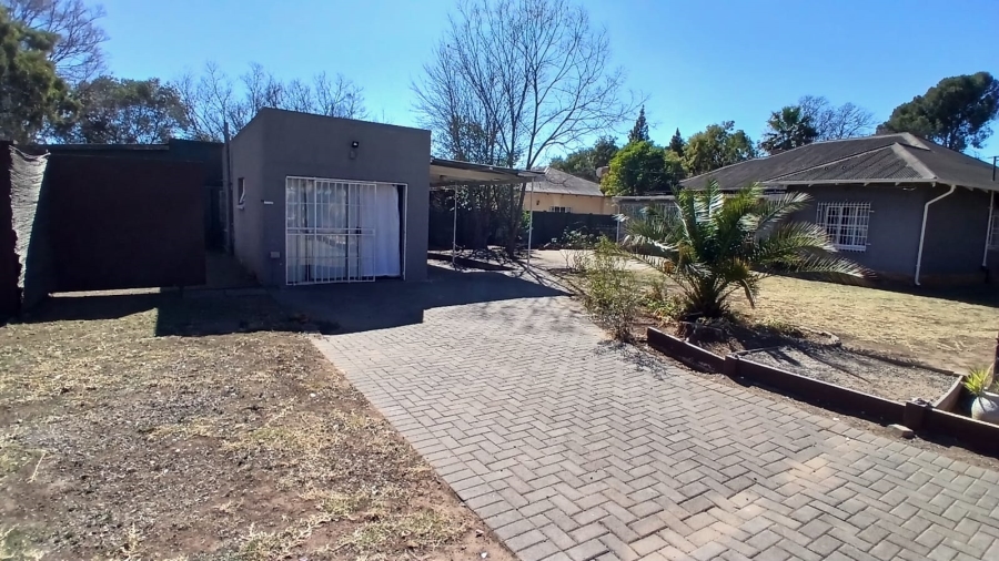 5 Bedroom Property for Sale in Park West Free State